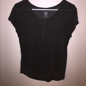 Lot 2 Old navy t-shirts